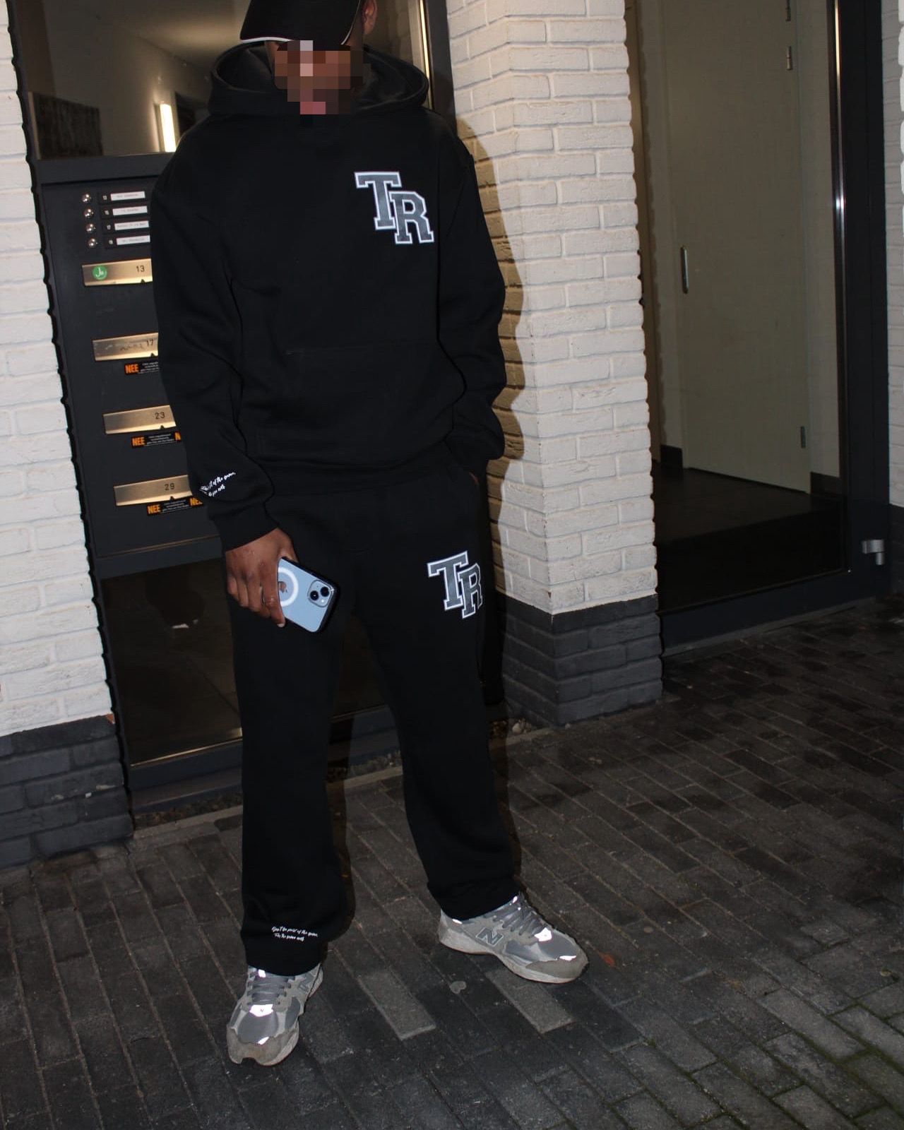 TR LOGO BLACK TRACKSUIT